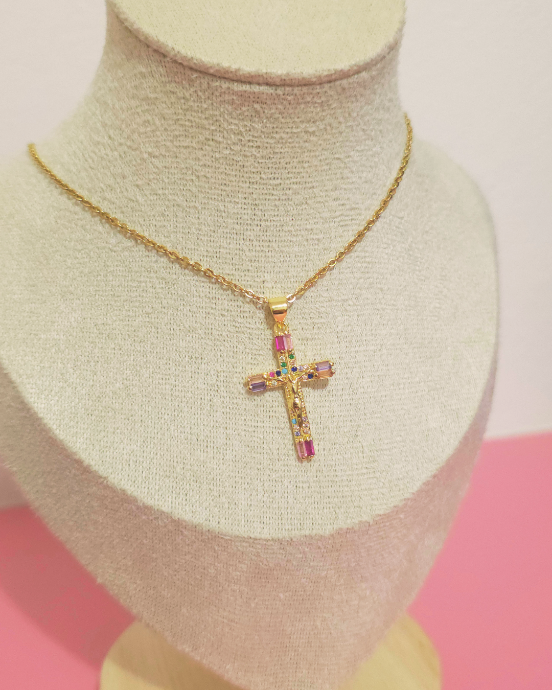 Collar de cruz de colores (GBR-ZIRC-C040-46G-01)