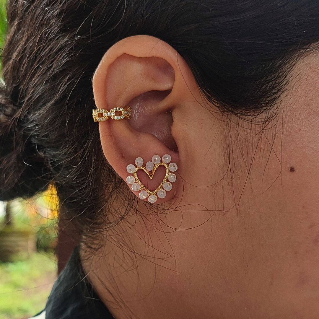 Aretes de tapón de corazón con cristales blancos (GBR-COR-CRI-B)
