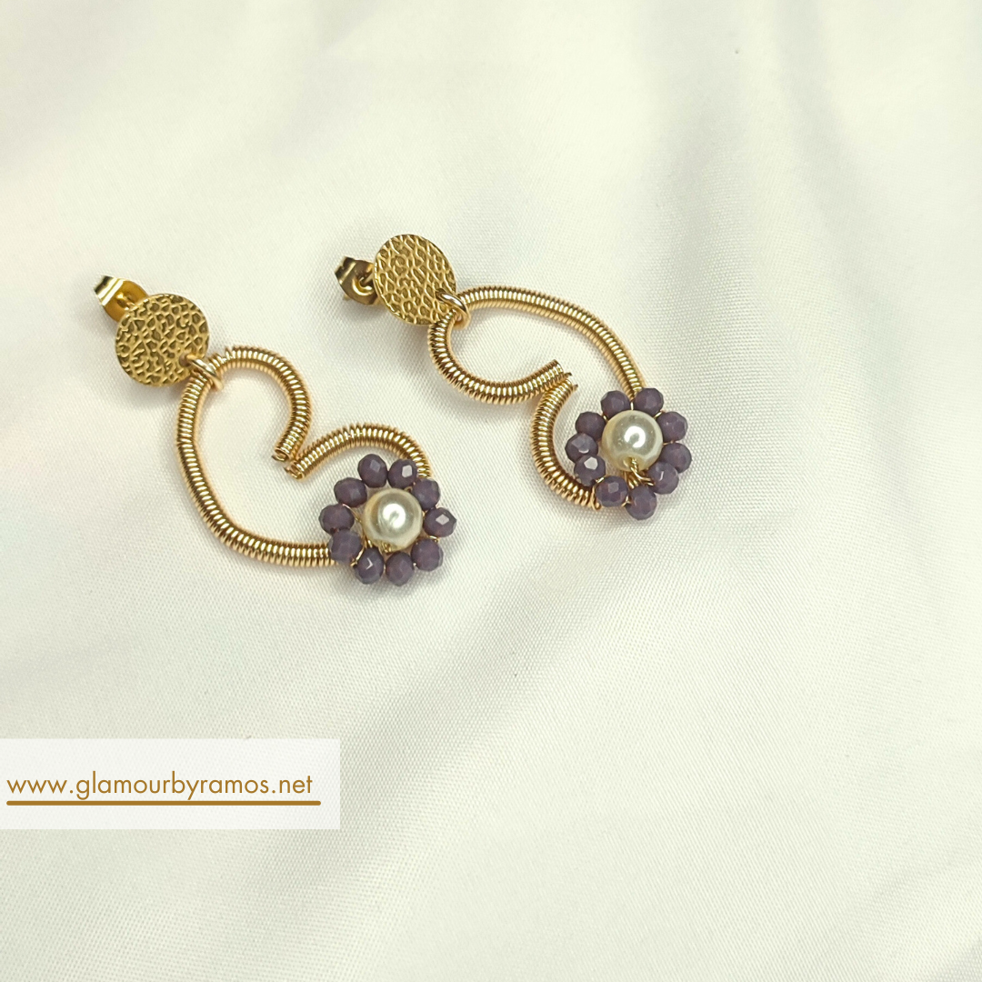 Aretes de botón de corazón con cristales y perlas (GBR-COR-A-005)