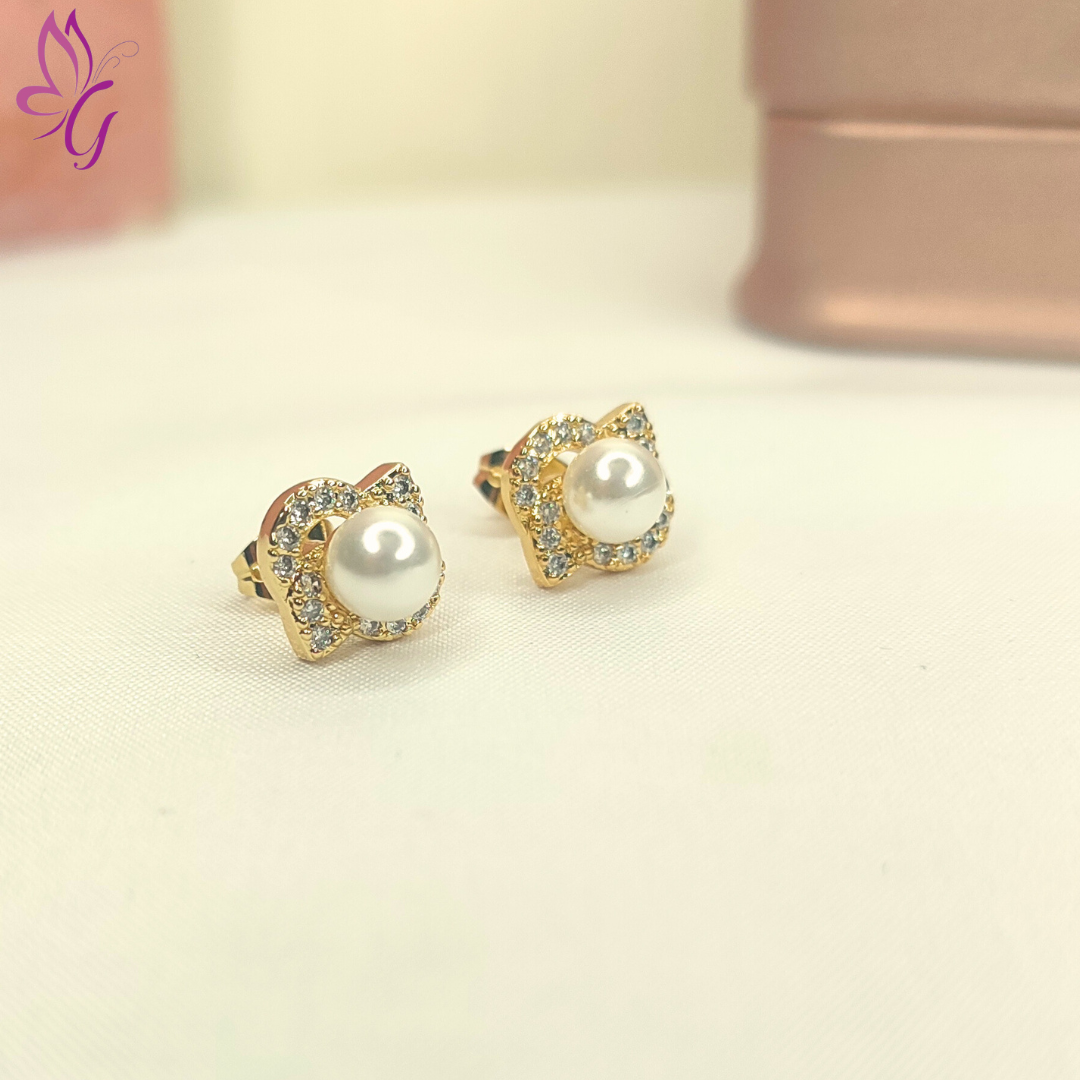 Aretes de botón enchapados en oro con perla blanca (GBR-EJEW-F282-42G)