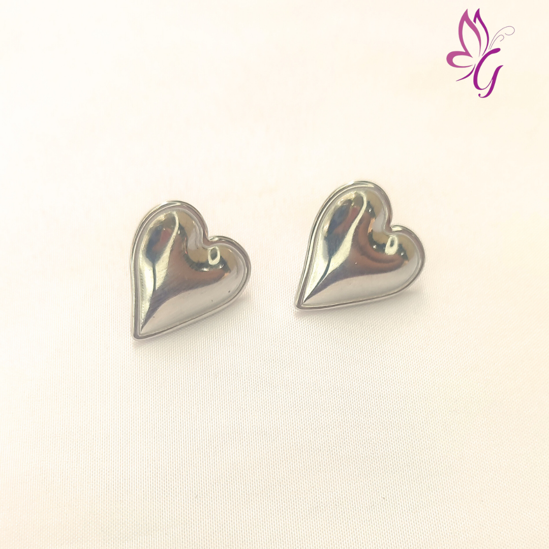 Aretes de corazón en acero inoxidable plateados (GBR-EJEW-F300-16P)