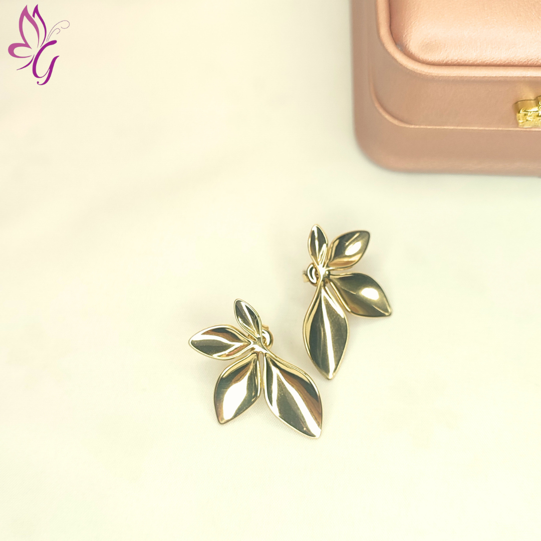 Aretes en forma de hojas doradas (GBR-EJEW-H115-04G)