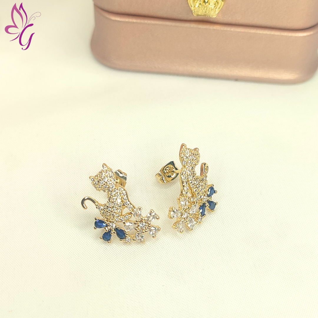 Aretes de botón de gato y flor con circonitas (GBR-EJEW-I263-02G)