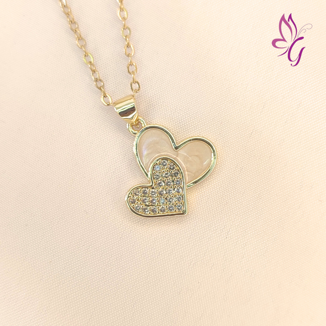 Collar de acero inoxidable con dije de dos corazones (GBR-KK-E003-10G)
