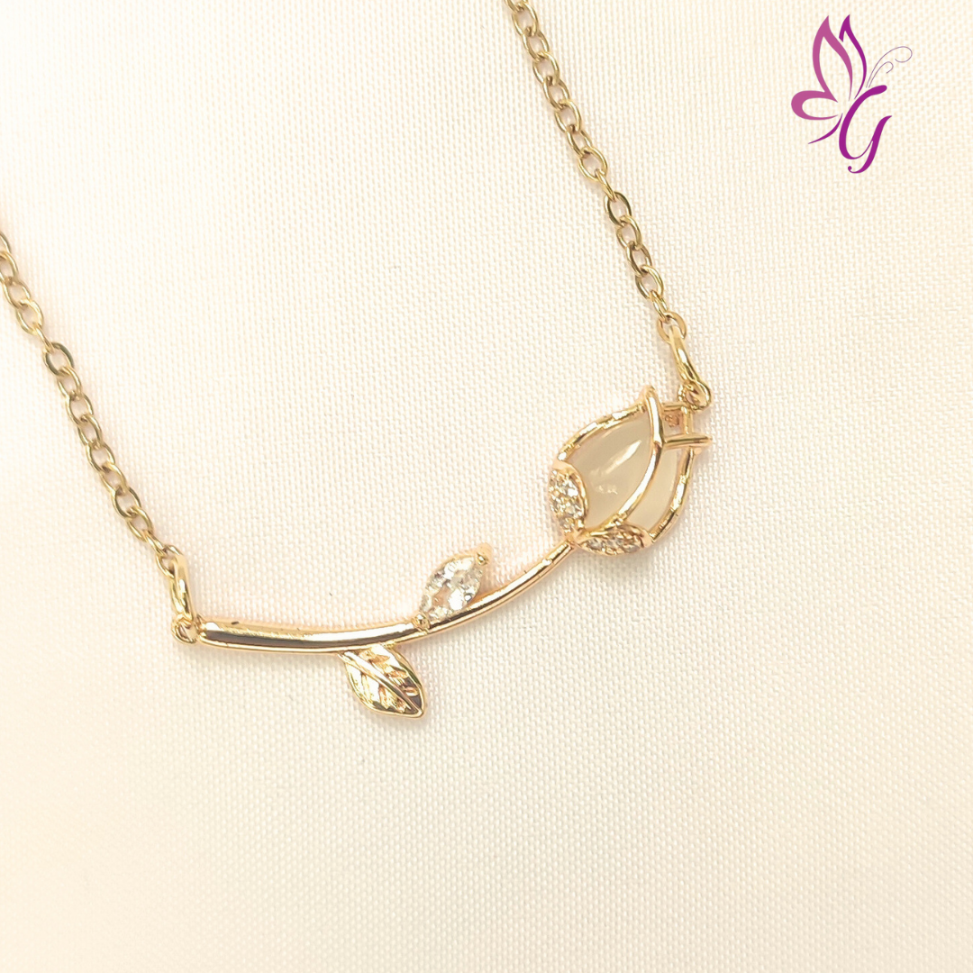 Collar en acero inoxidable con tulipan perla natural (GBR-KK-Q278-004-NF)