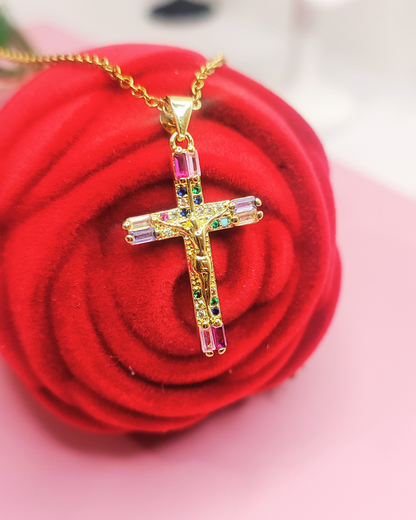 Collar de cruz de colores. GBR-ZIRC-C040-46G-01