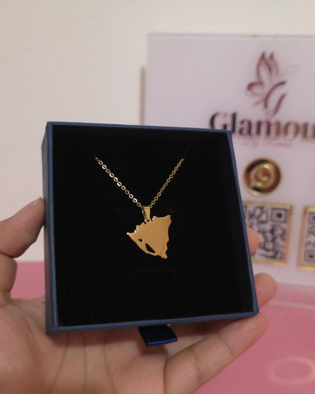 Collar Mi patria dorado (GBR-NEC-MAP-DOR)