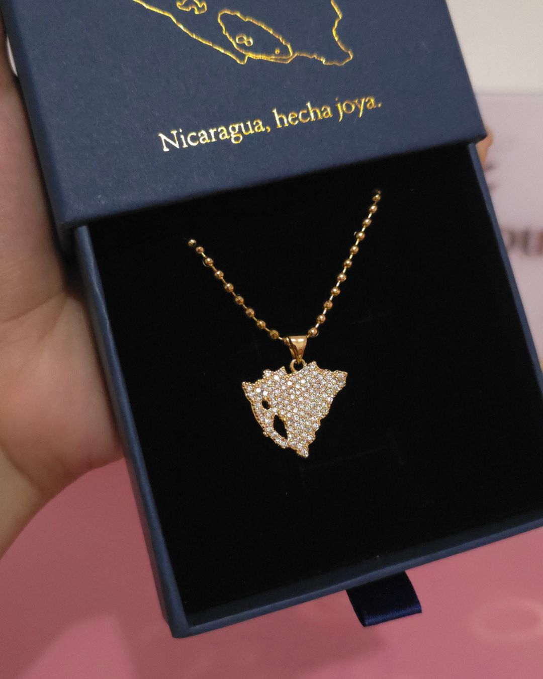 Collar Raices (GBR-NEC-NMP-GOL)
