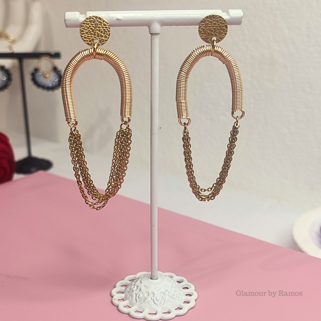 Aretes de tapón u invertida con cadenas (GBR-ALA-CAD-G)