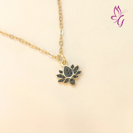 Collar de acero inoxidable con dije de flor de loto (GBR-ZIRC-G161-22)
