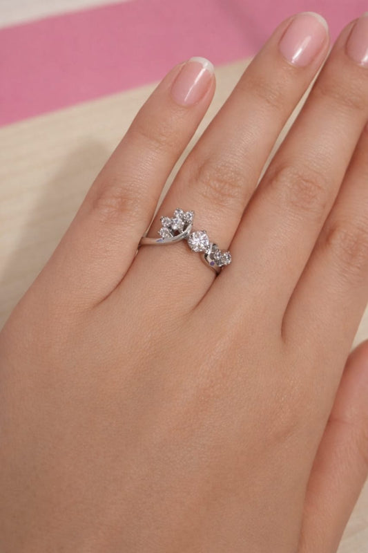 Anillo en acero inoxidable plateado, flor y zirconias (GBR-RJEW-F080-05P-18mm)
