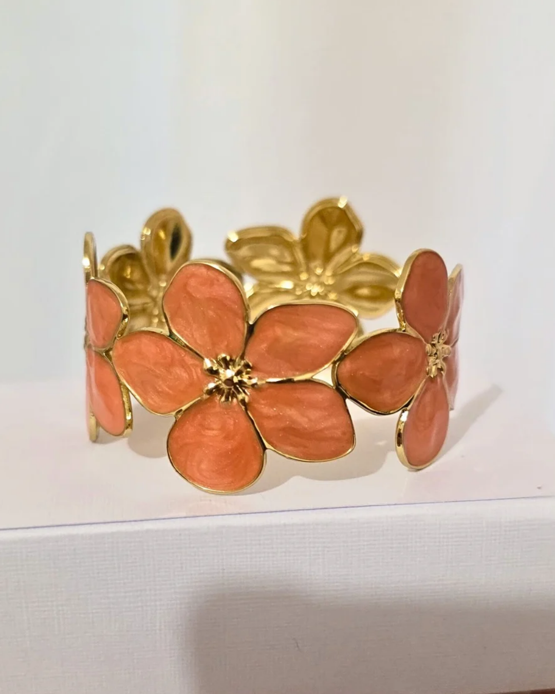 Brazalete Flora (GBR-BJEW-K294-01G)