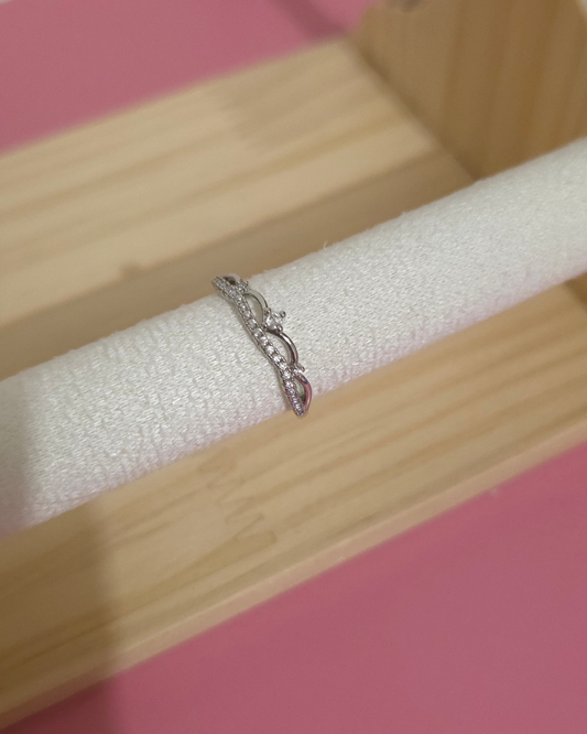 Anillo enchapado en oro de corona minimalista plateado con piedra pequeña (GBR-RJEW-C056-01P)